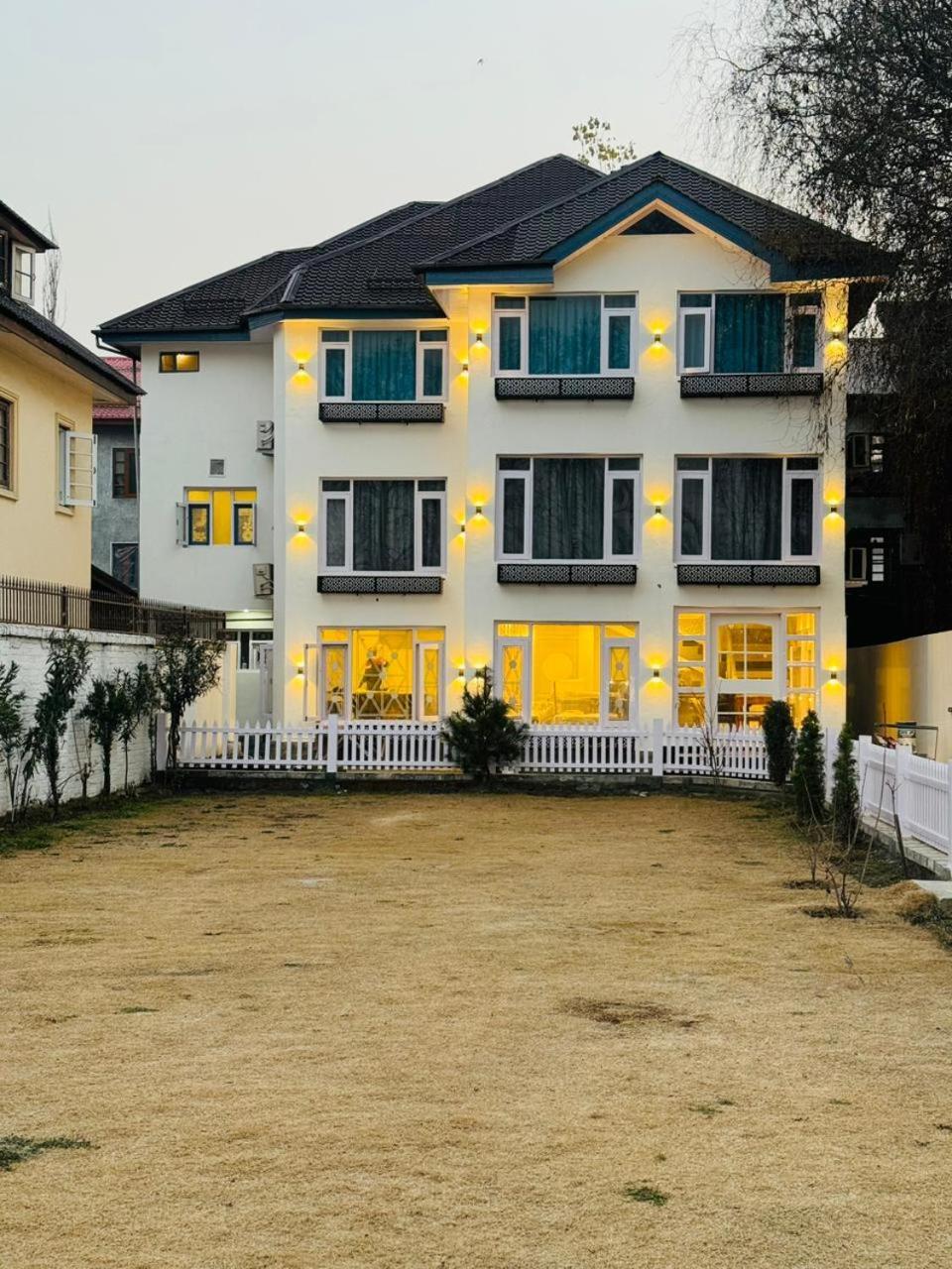 De Elaaf The Luxury Stay Srīnagar Eksteriør bilde