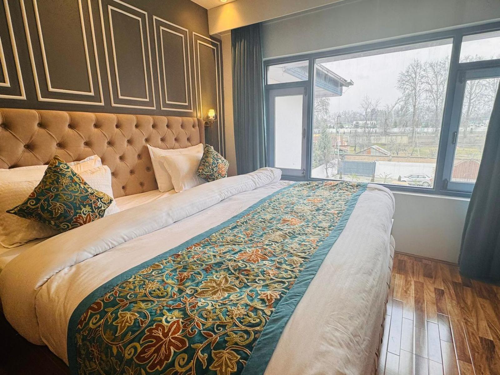 De Elaaf The Luxury Stay Srīnagar Eksteriør bilde